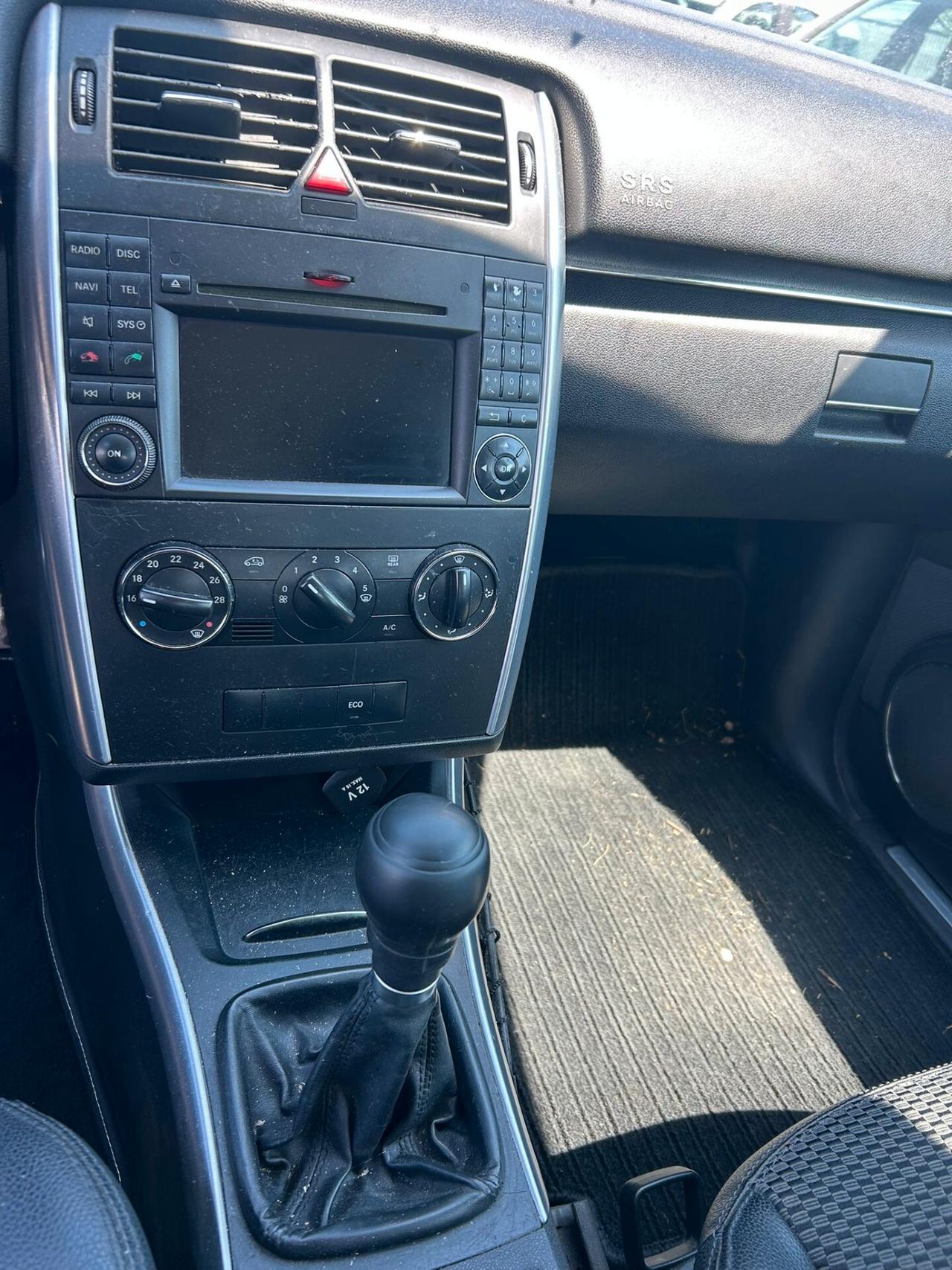 Mercedes-benz B 180 premium