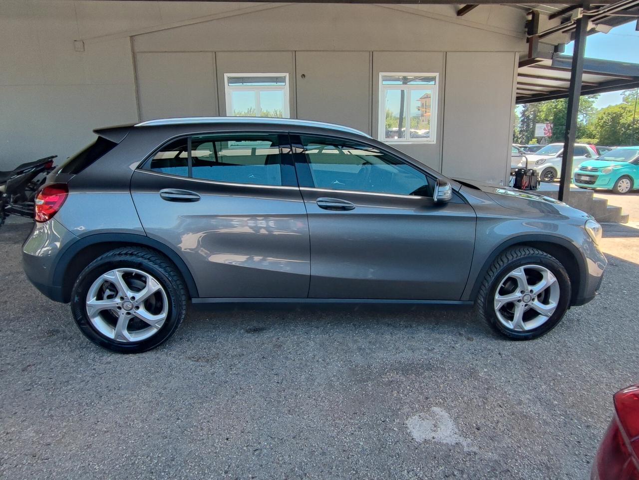 Mercedes-benz GLA 200 d Automatic Premium