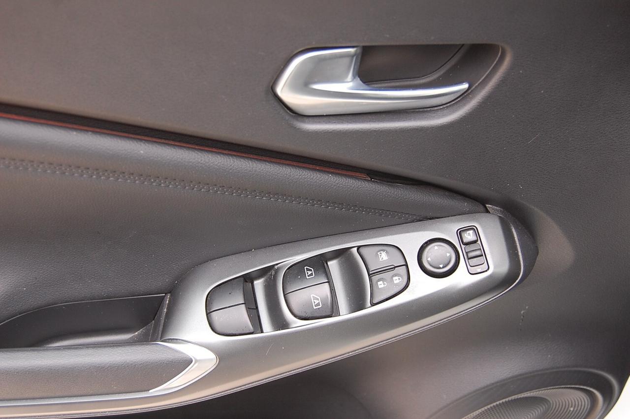 Nissan Juke 1.0 DIG-T 114 CV N-Connecta