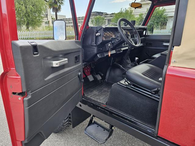 LAND ROVER Defender 110 2.5 Tdi cat S.W. County