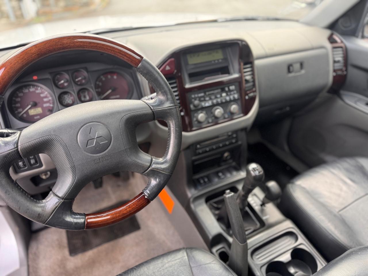 Mitsubishi Pajero 3.2 16V DI-D 5p. GLS1