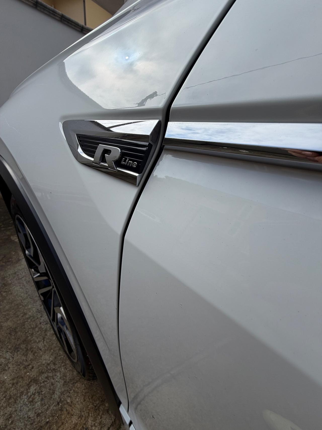 Volkswagen Tiguan 2.0 TDI SCR DSG 4MOTION Sport BMT