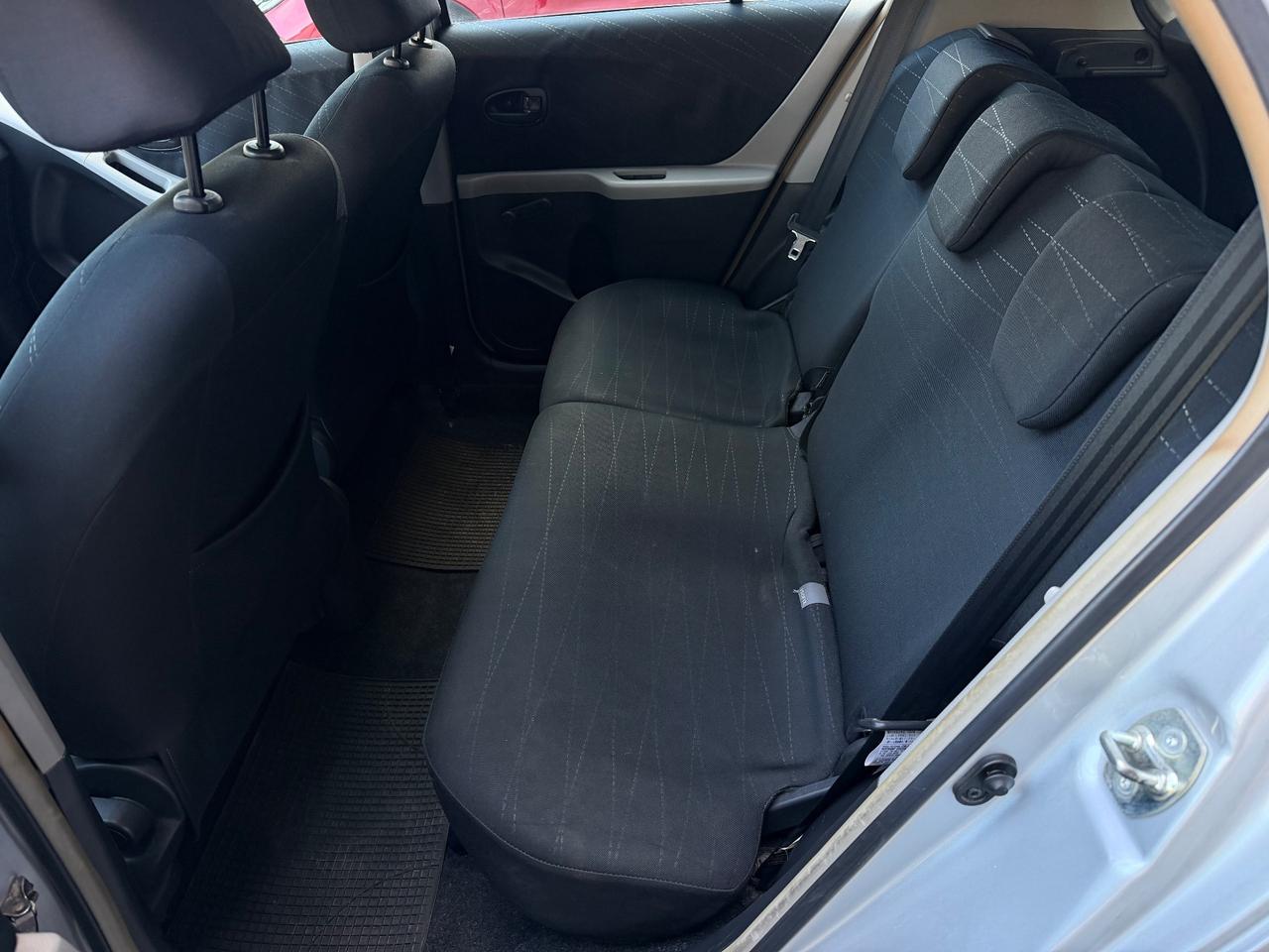 Toyota Yaris 5 porte 69 cv