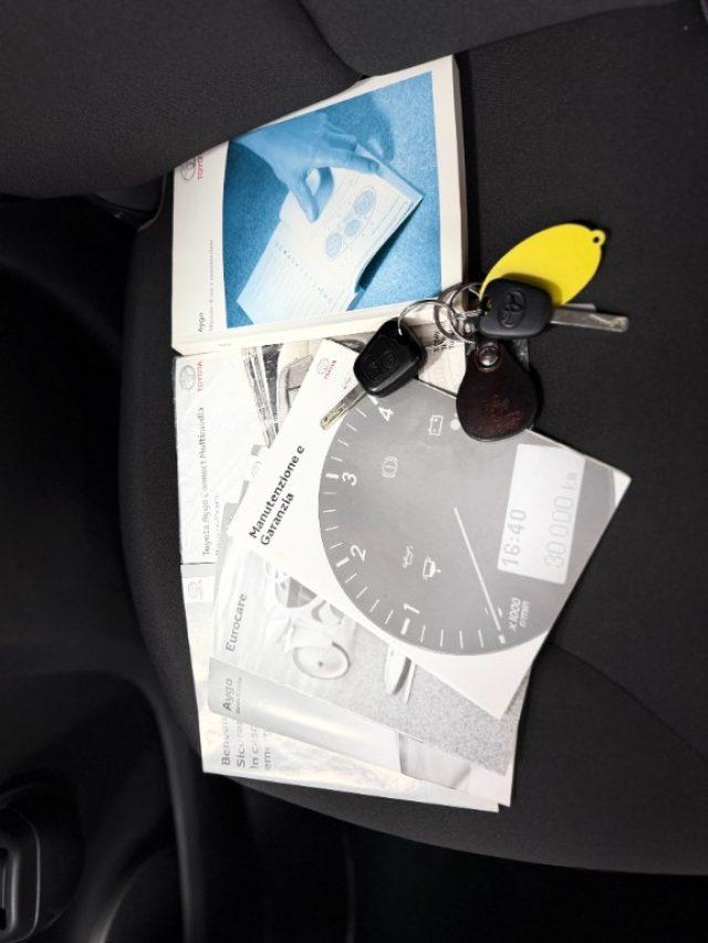 TOYOTA Aygo 1.0 12V VVT-i 5 porte Lounge Connect