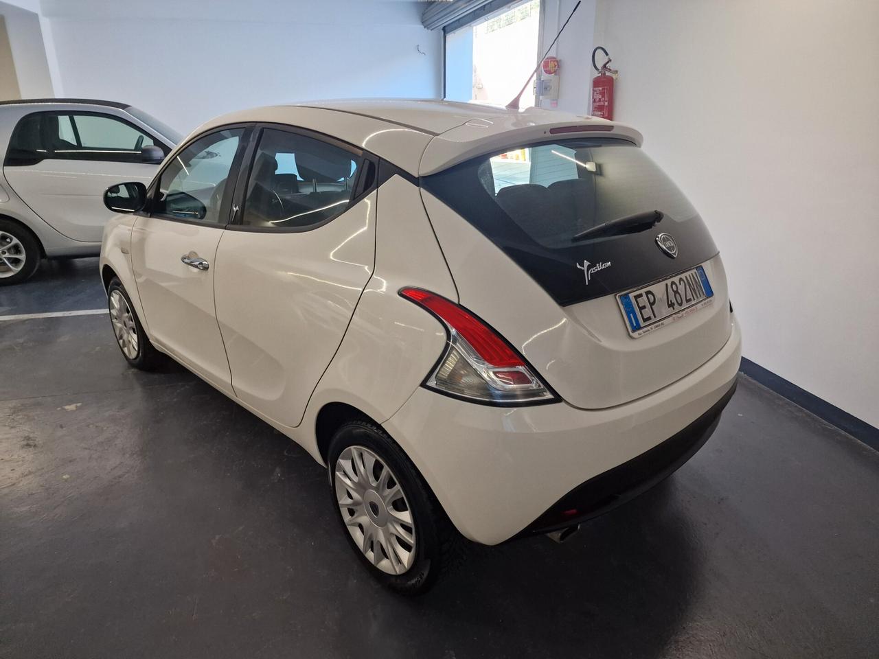 Lancia Ypsilon 1.3 MJT 16V 95 CV 5 porte S&S Silver