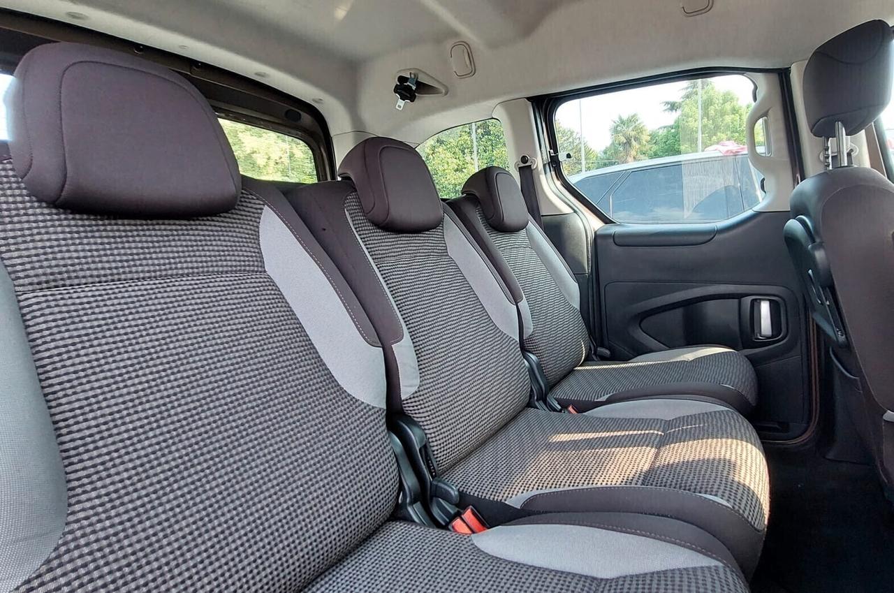 Peugeot Partner 1.6 Diesel 7 posti Neopatentati