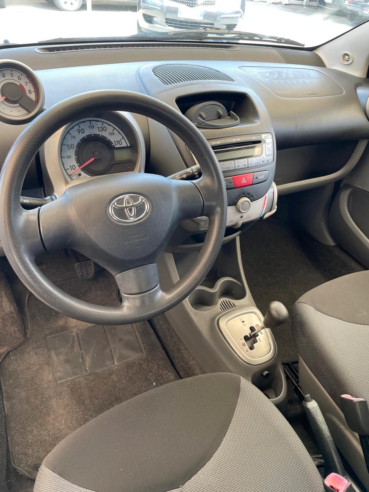 TOYOTA AYGO AUTOMATICA