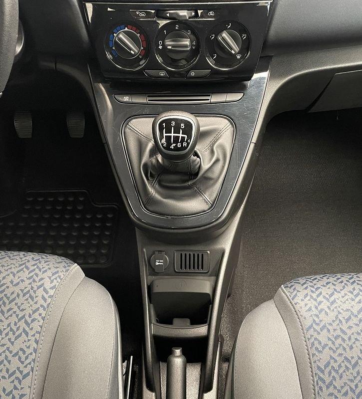 Lancia Ypsilon 1.0 FireFly 5 porte S&S Hybrid Platino
