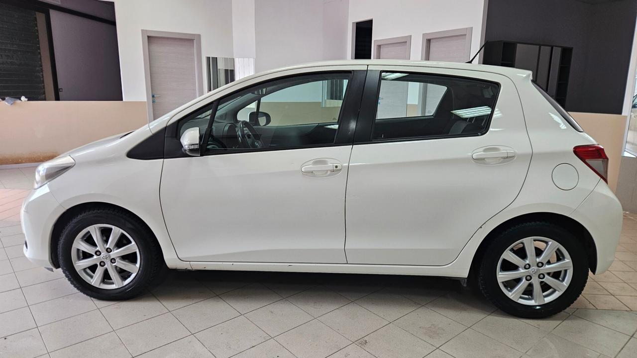 Toyota Yaris 1.0 5 porte Lounge