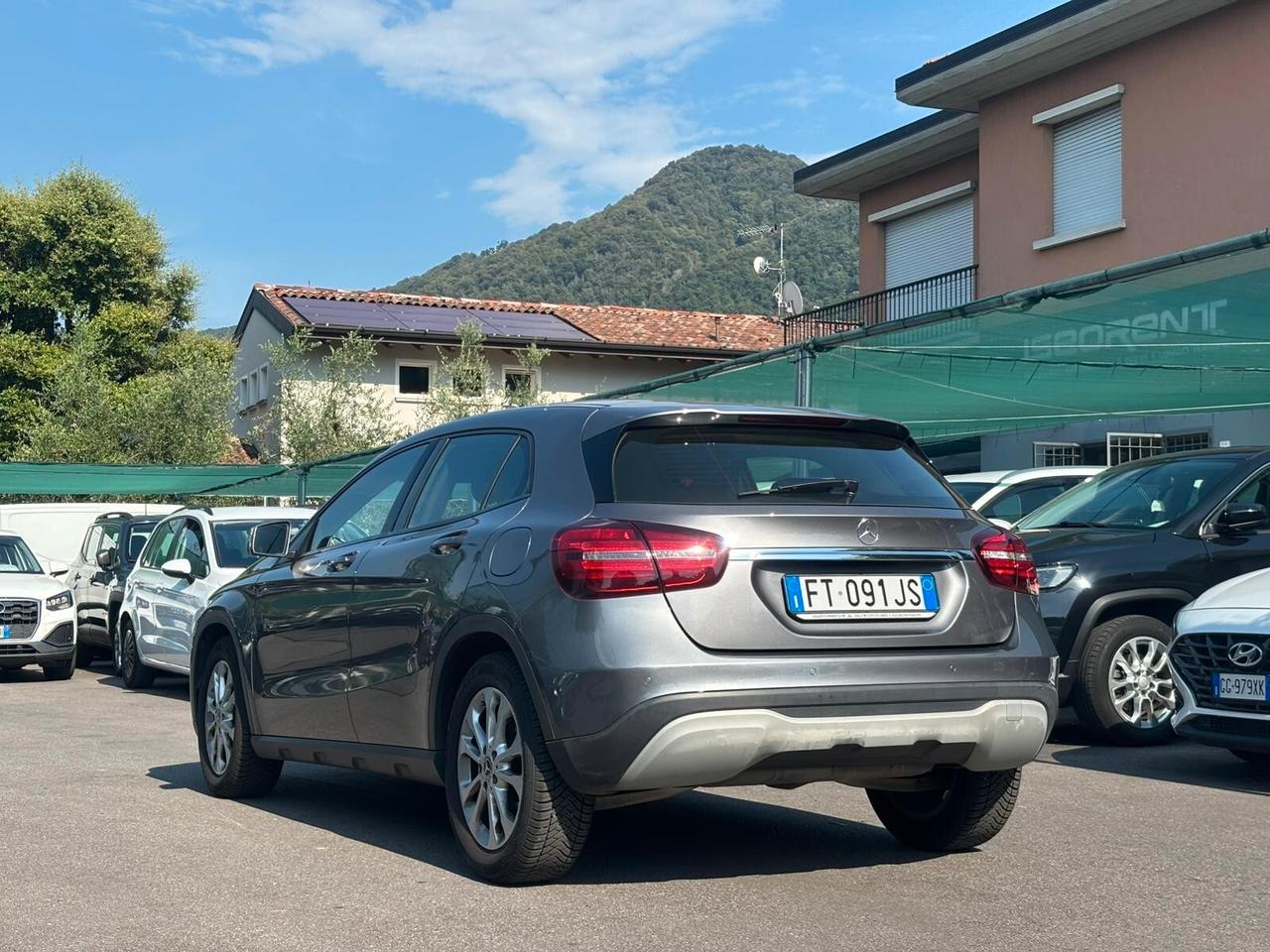 Mercedes-benz GLA 200 180 d Business