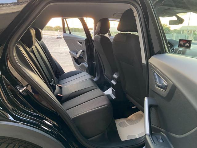 AUDI Q2 30 TDI Admired Advanced-RETROCAMERA-CARPLAY
