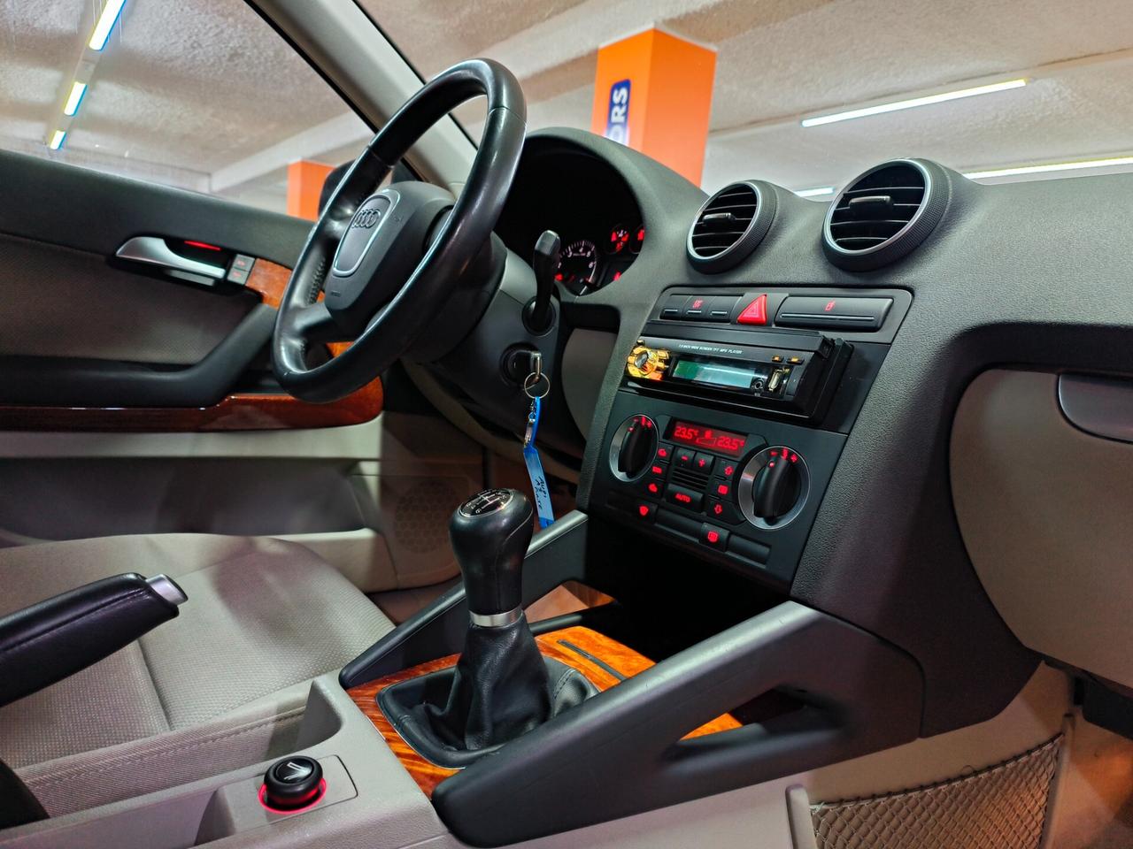 Audi A3 1.6 16V FSI Ambition