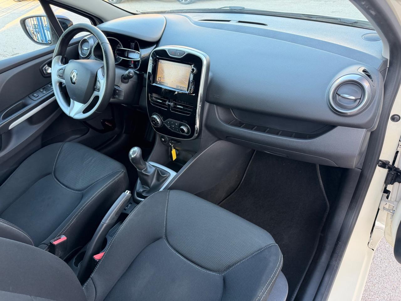 Renault Clio 1.2 benzina 75 cv 2015 navi retroc