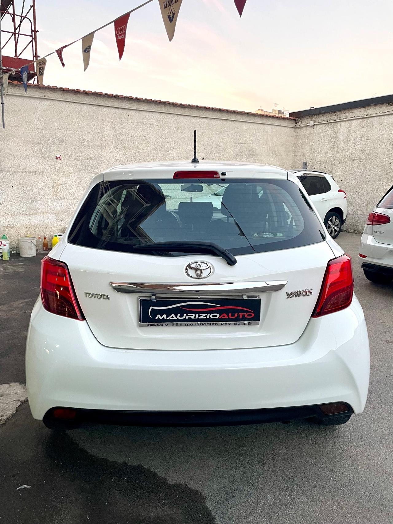 Toyota Yaris 1.0 5 porte Lounge Full navigatore retrocamera dal nord Italia