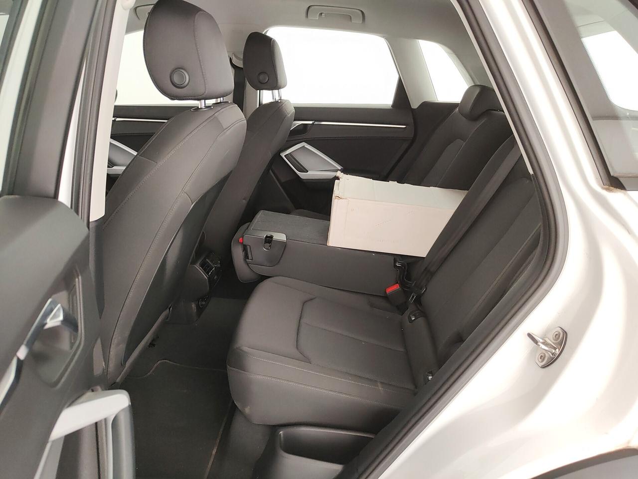 Audi Q3 35 TDI S tronic Business