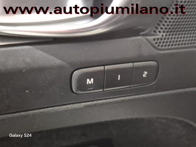 VOLVO XC40 T2 Geartronic Momentum Pro