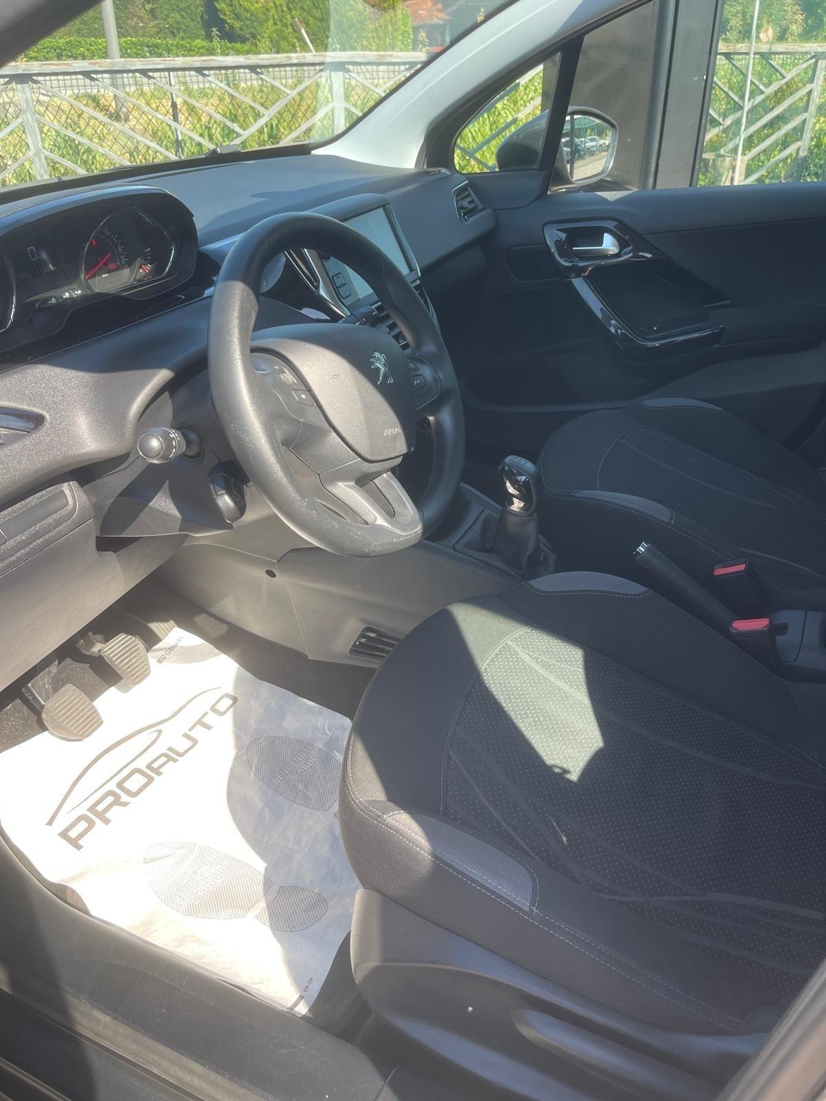 Peugeot 208 1.4 HDi 68 CV 5 porte Allure