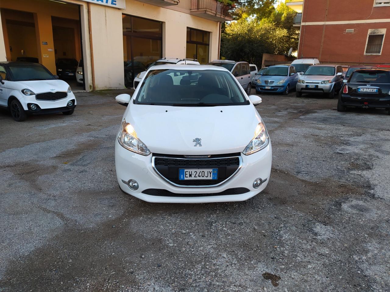 Peugeot 208 1.4 HDi 68 CV 5 porte Active Neopatentati