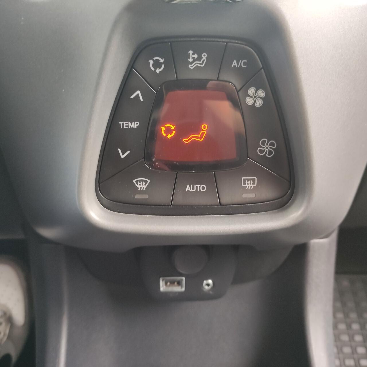 Toyota Aygo X 1.0 VVT-i 72 CV 5 porte Lounge Air S-CVT