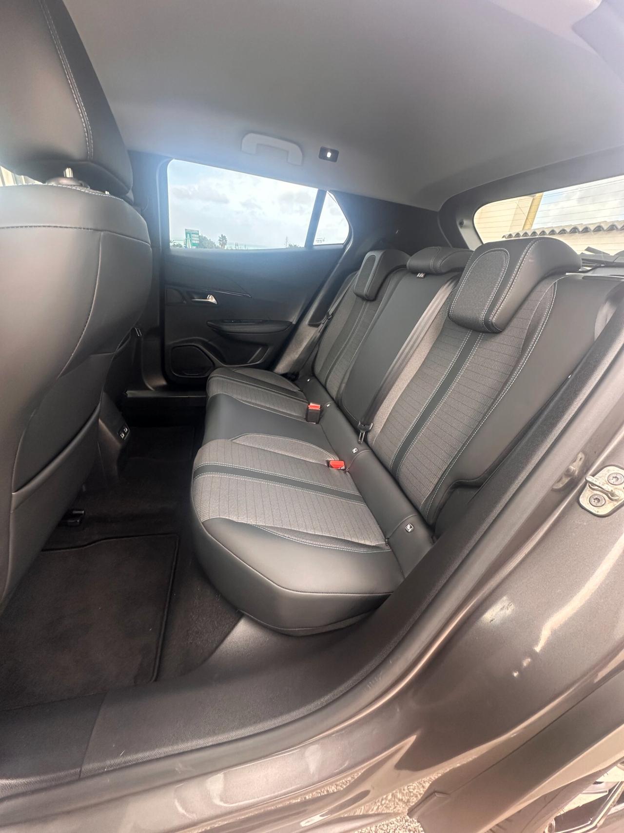 Peugeot 2008 PureTech 130 S&S EAT8 Allure Pack