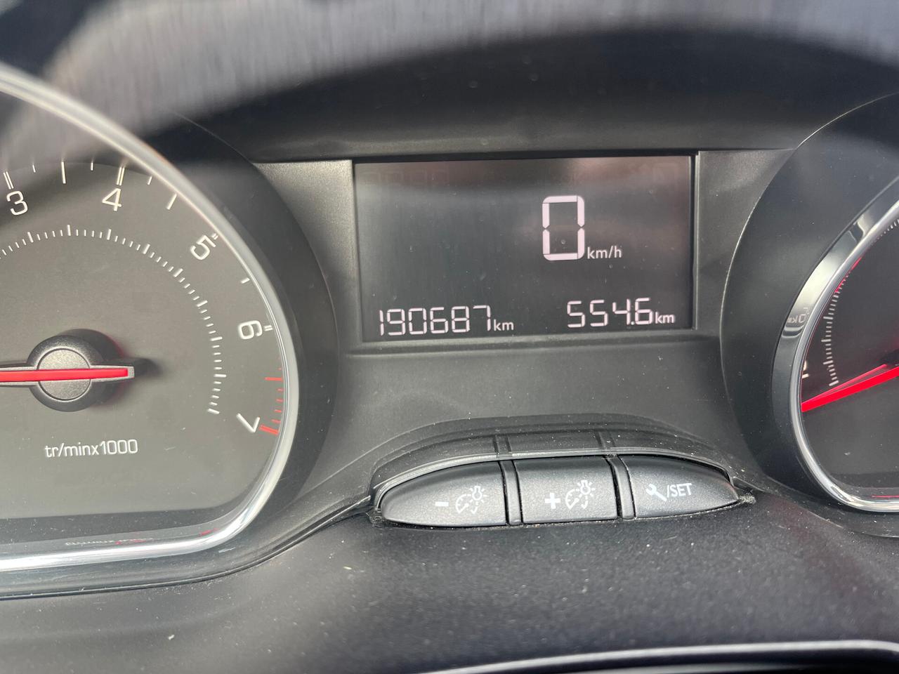 Peugeot 208 1.4 VTi 95 CV 5p. GPL Active - Si permuta Ok Neopatentato