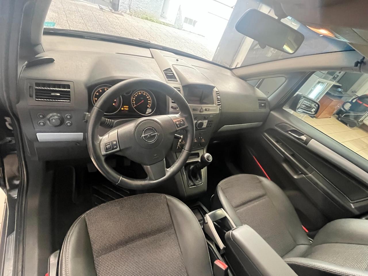 Opel Zafira 1.6 16V Twinport Club 7 POSTI