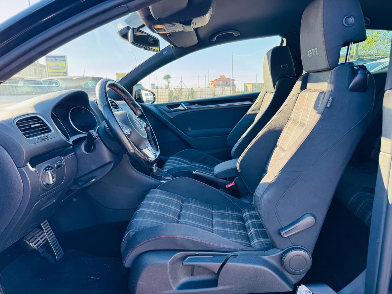 Volkswagen Golf GTI 2.0 TSI 3p.