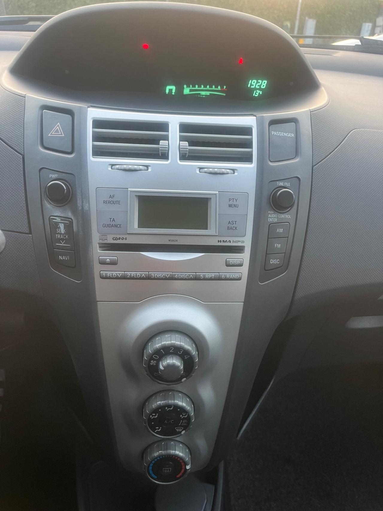 Toyota Yaris 1.3 5 porte Sol