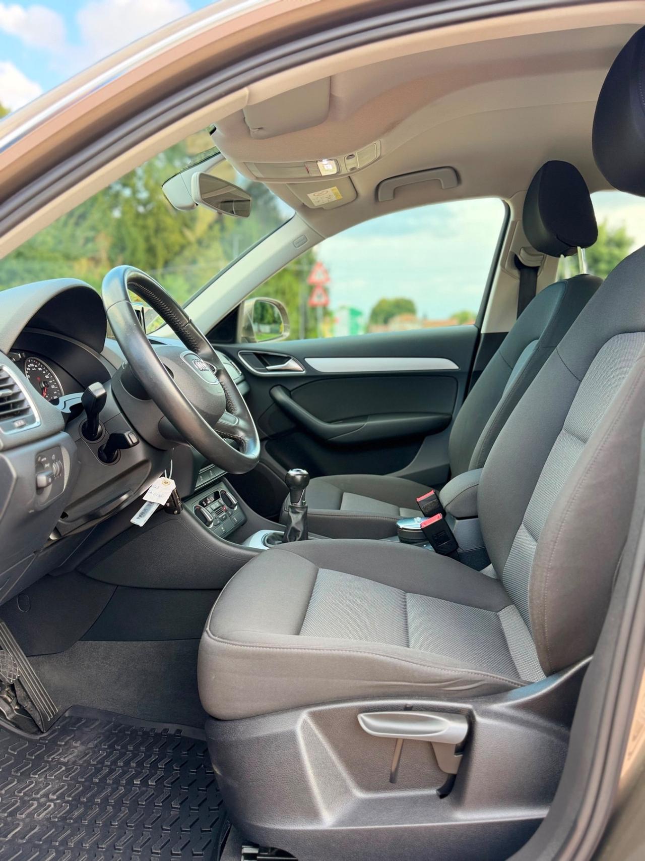 Audi Q3 2.0 TDI 120 CV Business