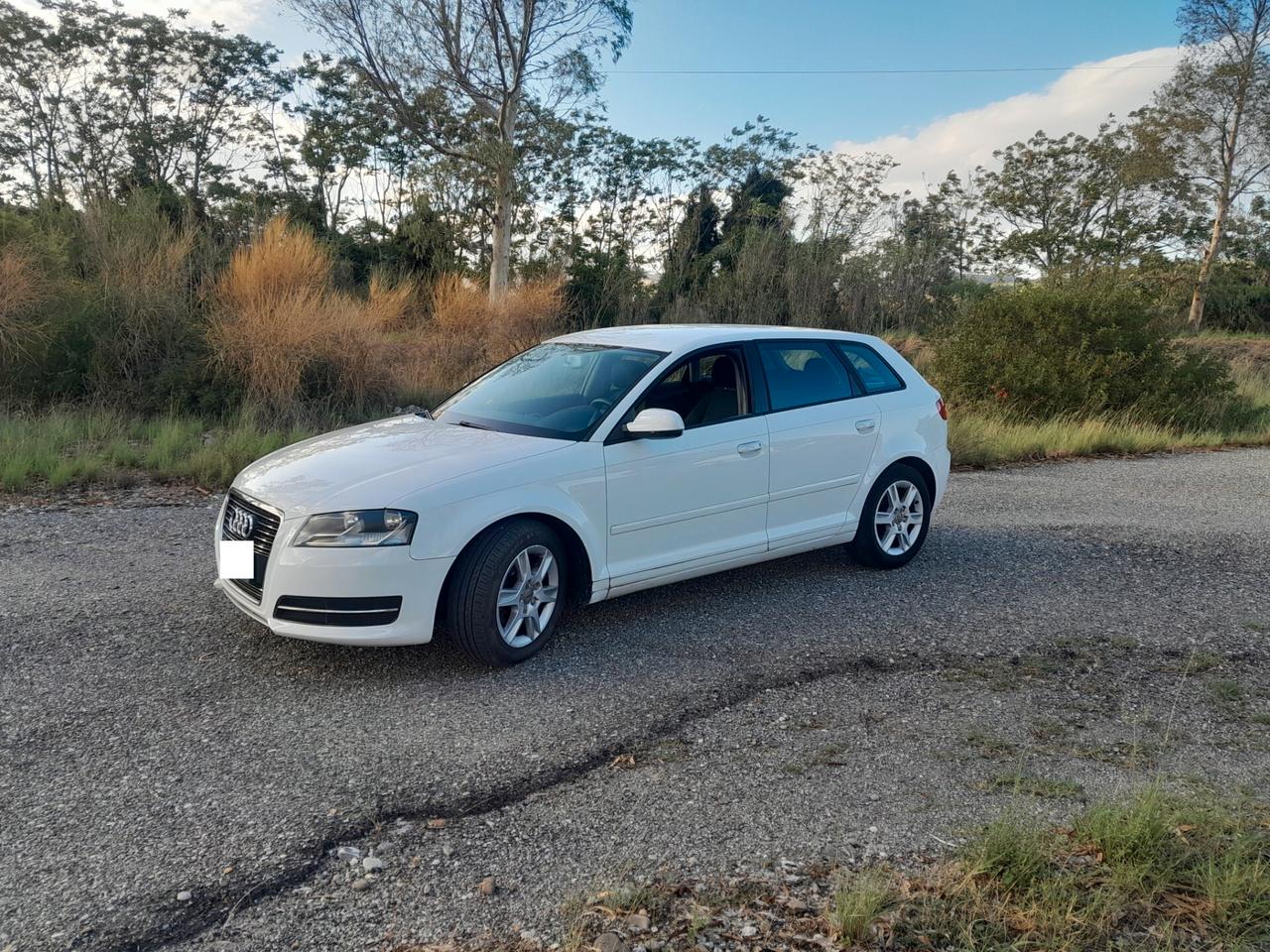 Audi A3 1.6 TDI 90 CV OK NEO PATENTATI