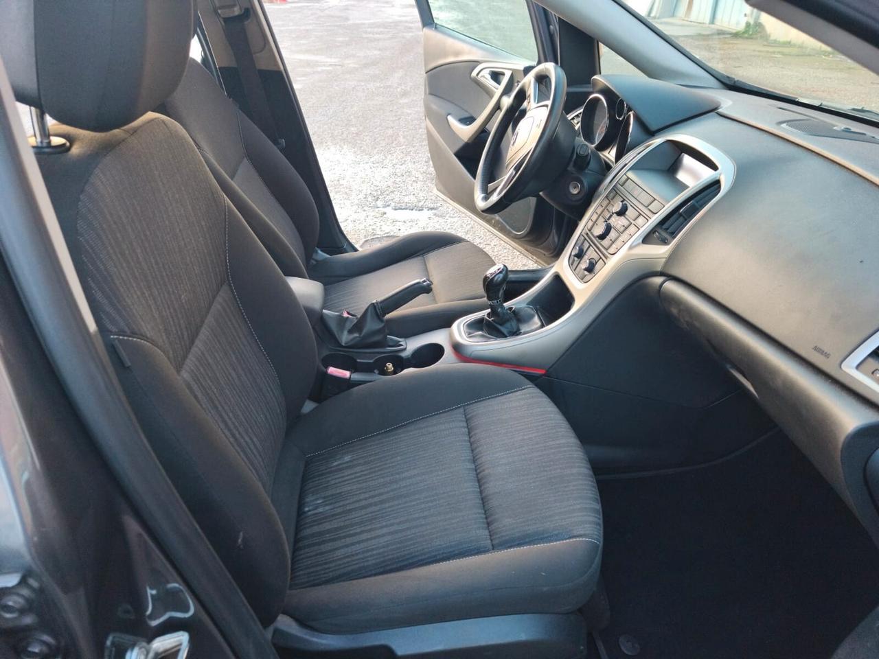 Opel Astra Sw 2012----1.4 Benzina GPL