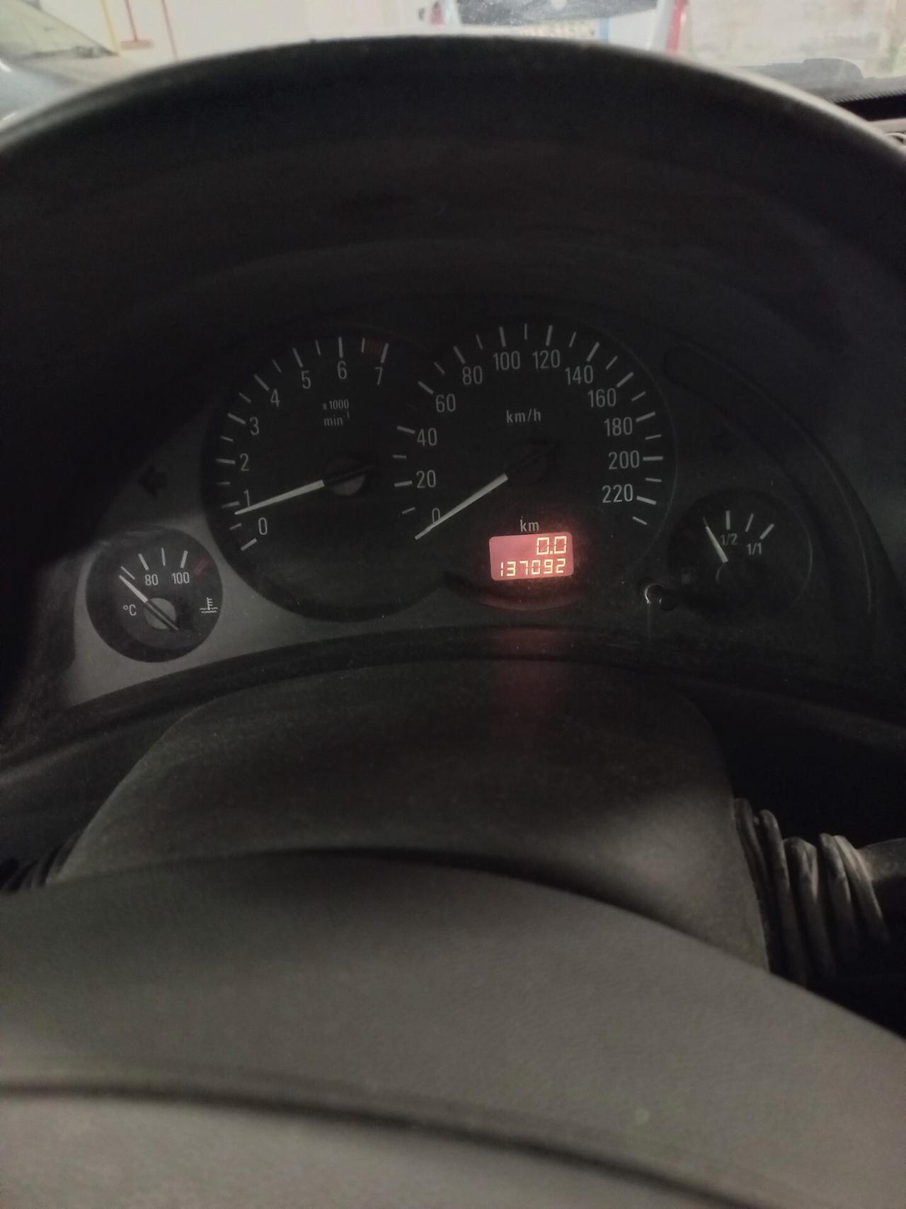 Opel Corsa 1.2i 16V cat 5 porte Club