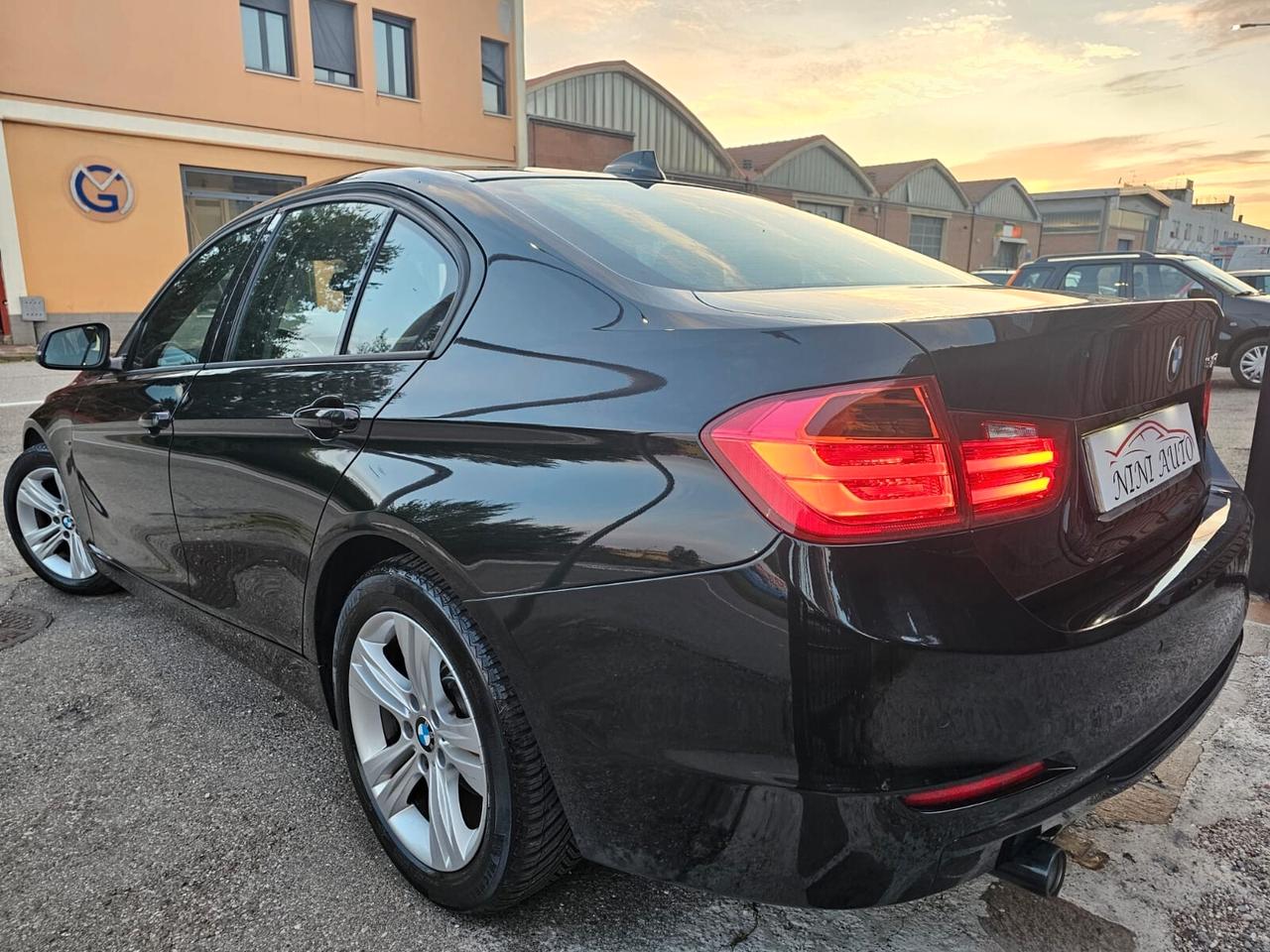 Bmw 316d 115cv Sport*Navi*Bi-Xeno*Tetto*Pdc*17*