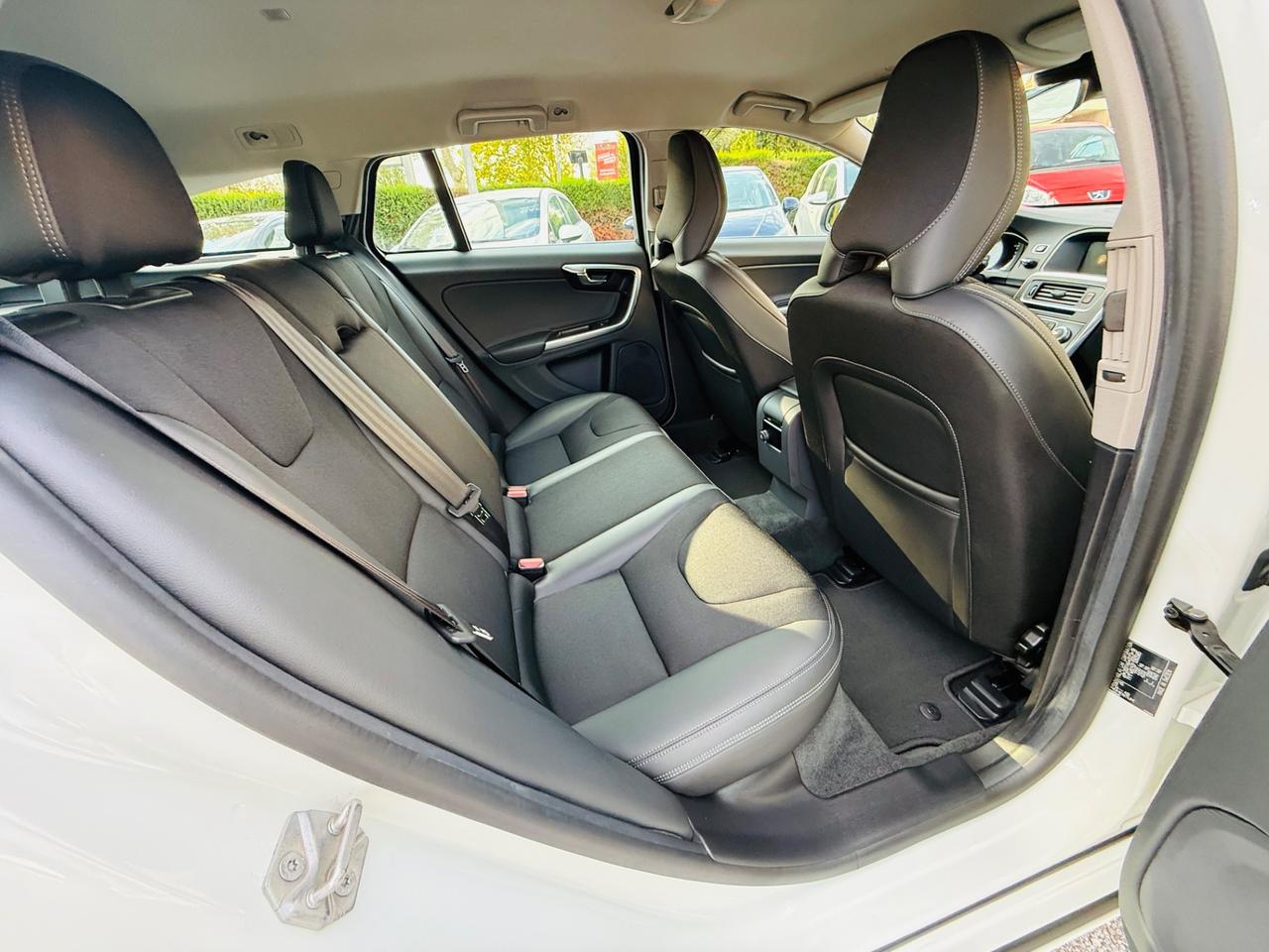 Volvo V60 D5 Geartronic Momentum 132.000km!!