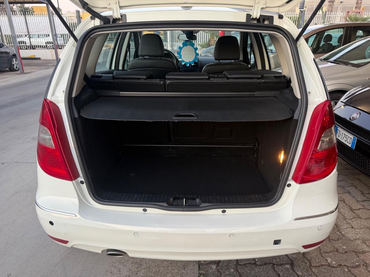 Mercedes CLASSE A 160 BENZINA 2011