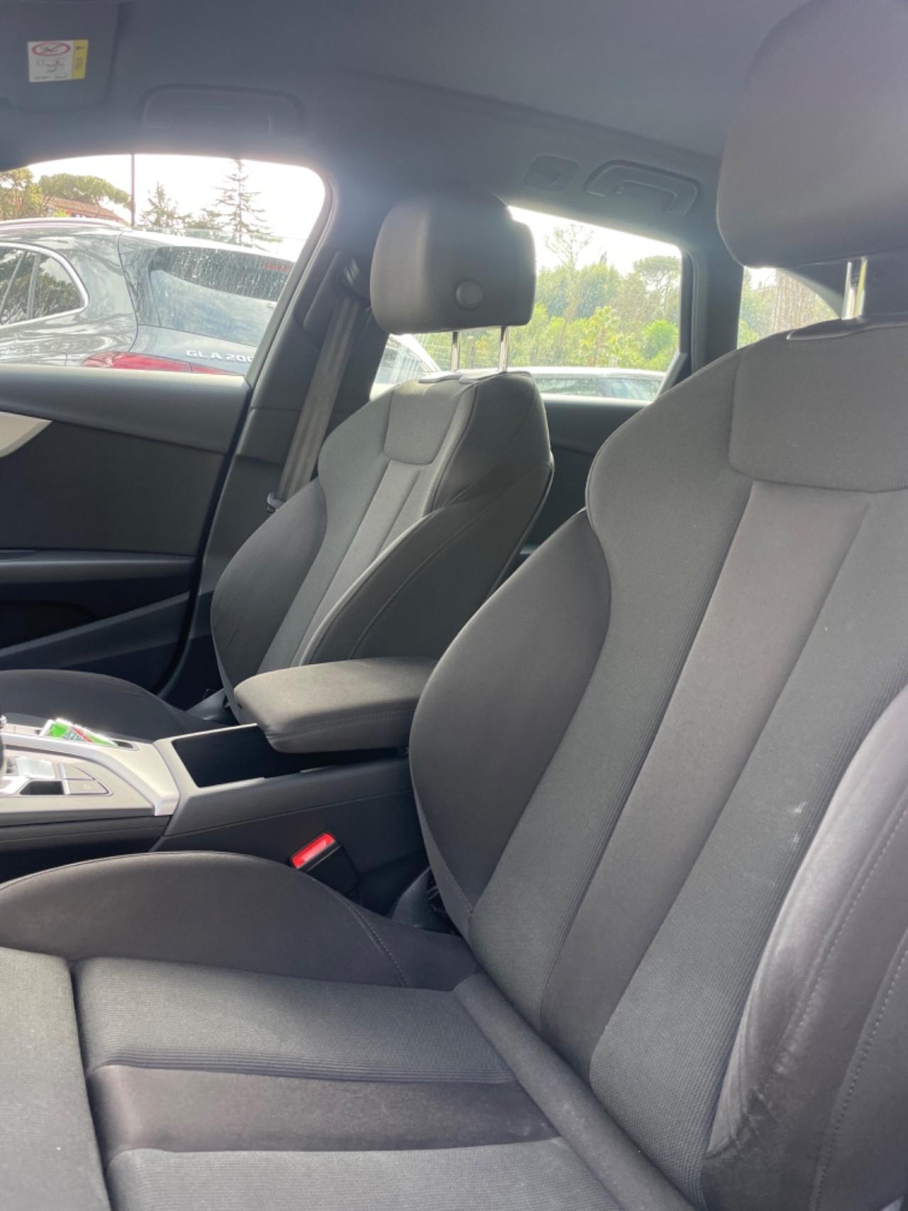 Audi A4 Avant 35 TFSI S line edition