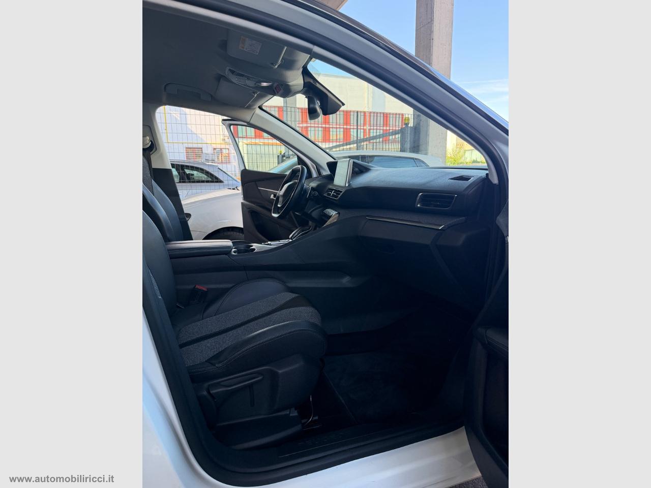 PEUGEOT 3008 PureTech Turbo 130 S&S EAT8 Allure