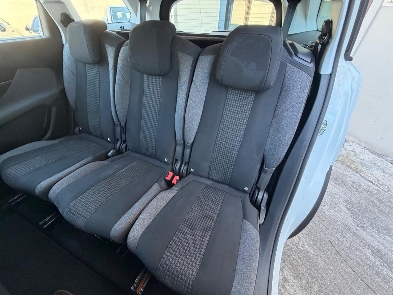 Peugeot 5008 BlueHDi 130 EAT8 Business 7 posti