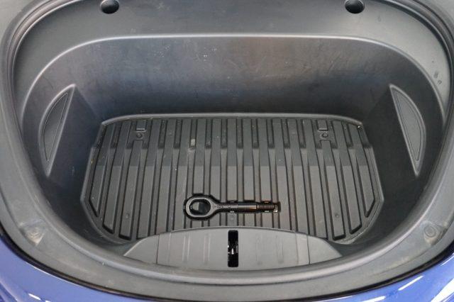 TESLA Model 3 Long Range Dual Motor AWD Guida Massimo Potenziale