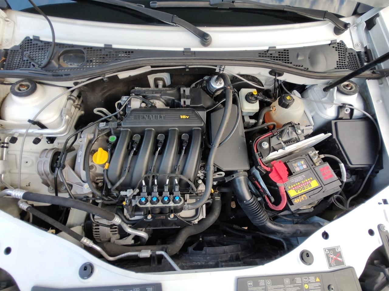 Dacia Duster 1.6 110CV 4x2 GPL Lauréate, EURO 5A, CON SCADENZA 2032, OK NEOPATENTATI, GARANZIA L.12 MESI