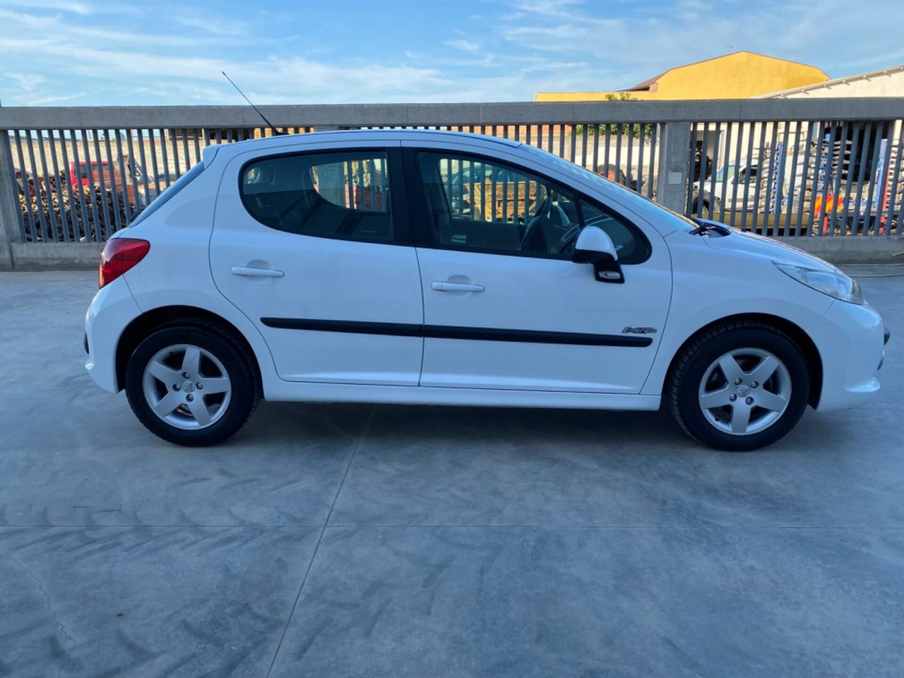 Peugeot 207 1.4 8V 75CV 5p. Energie Sport ECO GPL