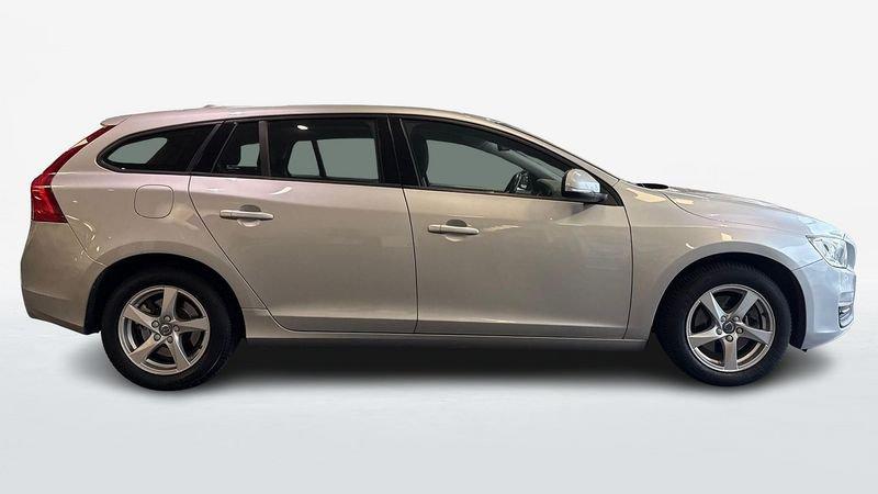 Volvo V60 I 2014 2.0 D3 Momentum Geartronic