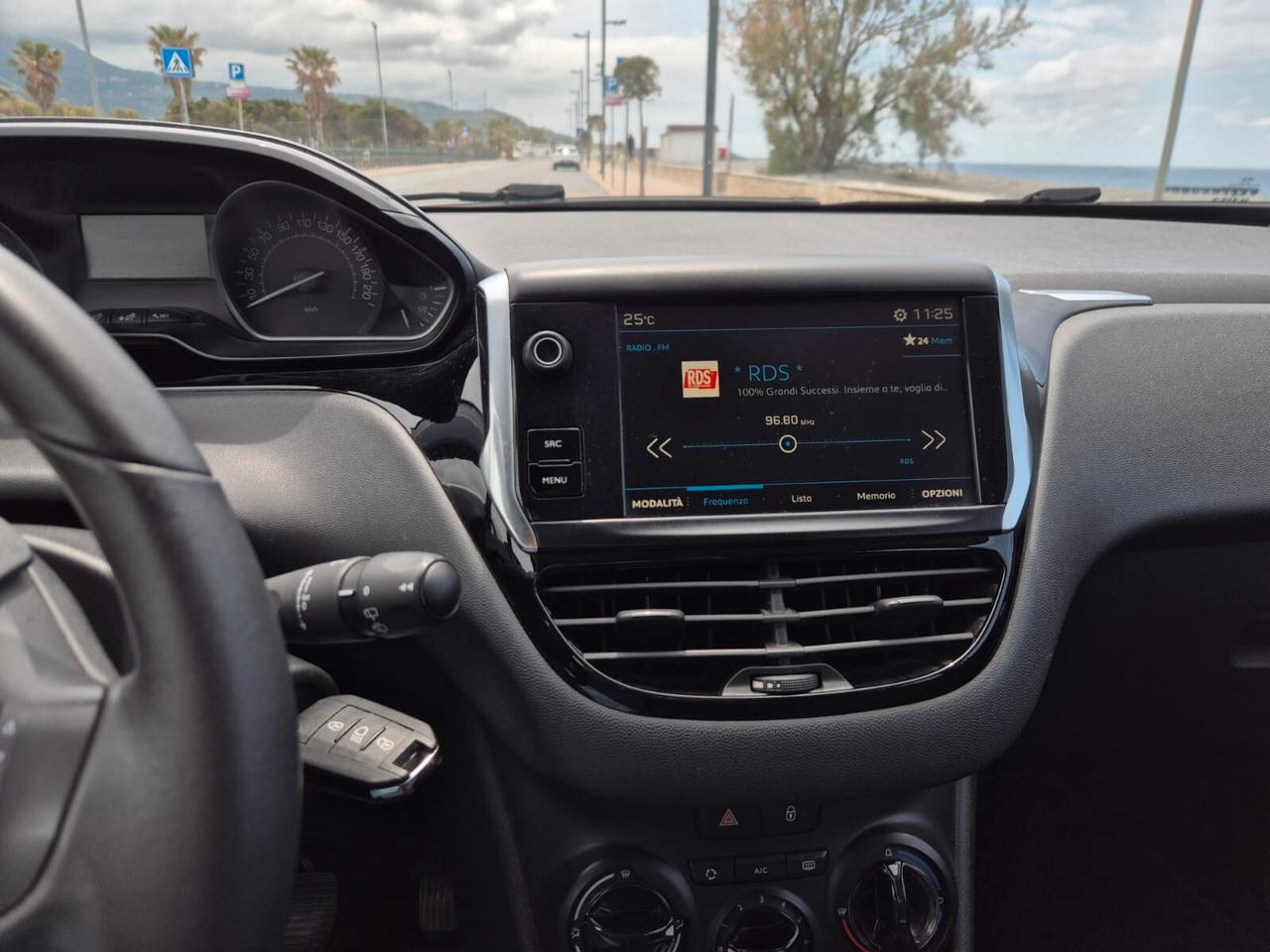 Peugeot 208 PureTech 82 5 porte Allure