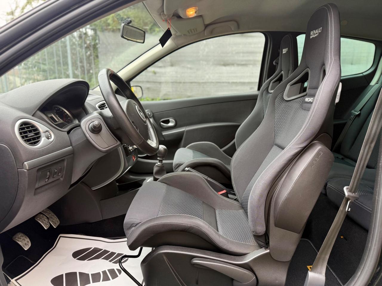 Renault Clio 3 RS F1 R27 N3196 197cv 2008