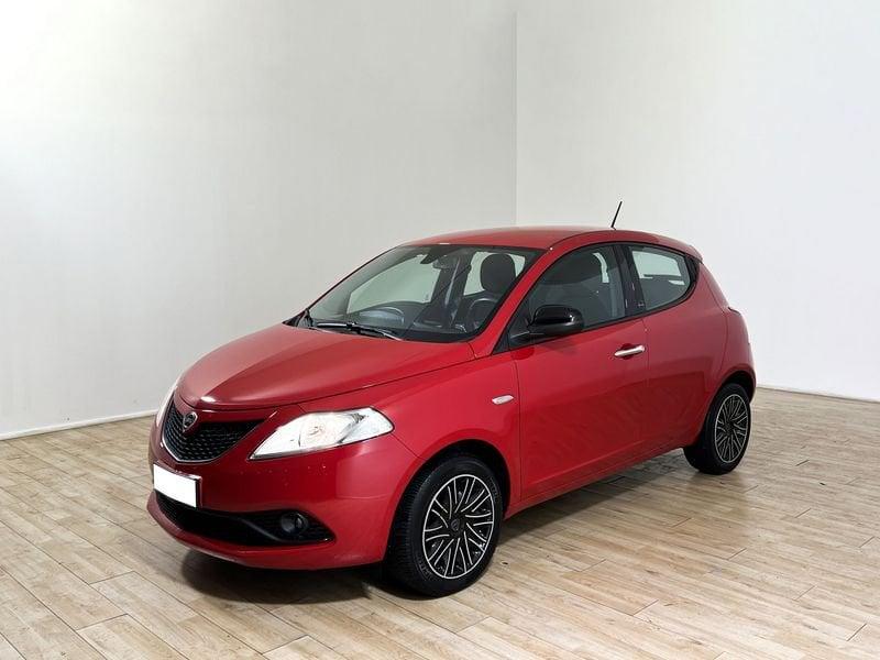 Lancia Ypsilon Ypsilon 1.0 FireFly 5 porte S&S Hybrid Ecochic Silver