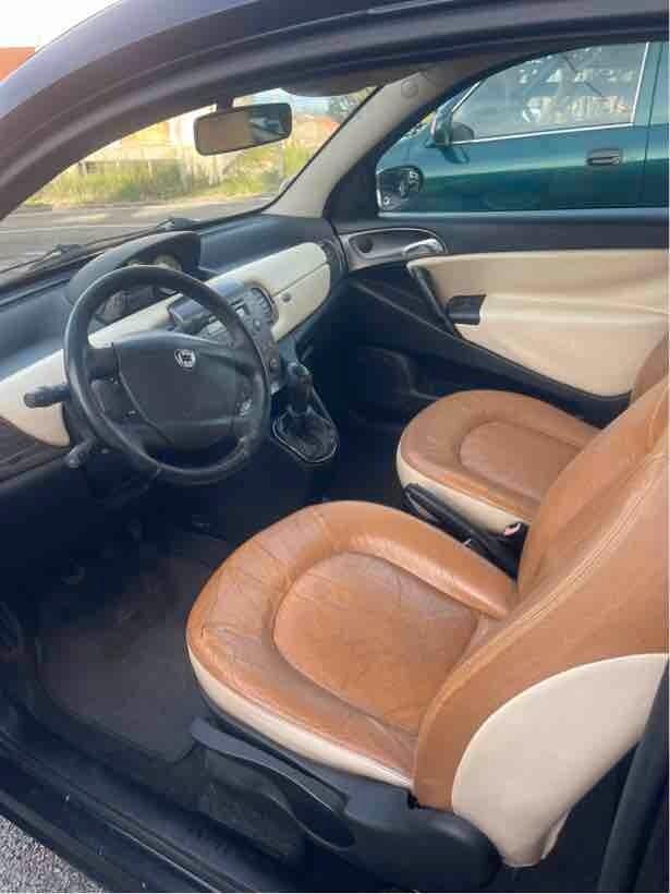 Lancia Ypsilon 1.3 MJT 75 CV Platino