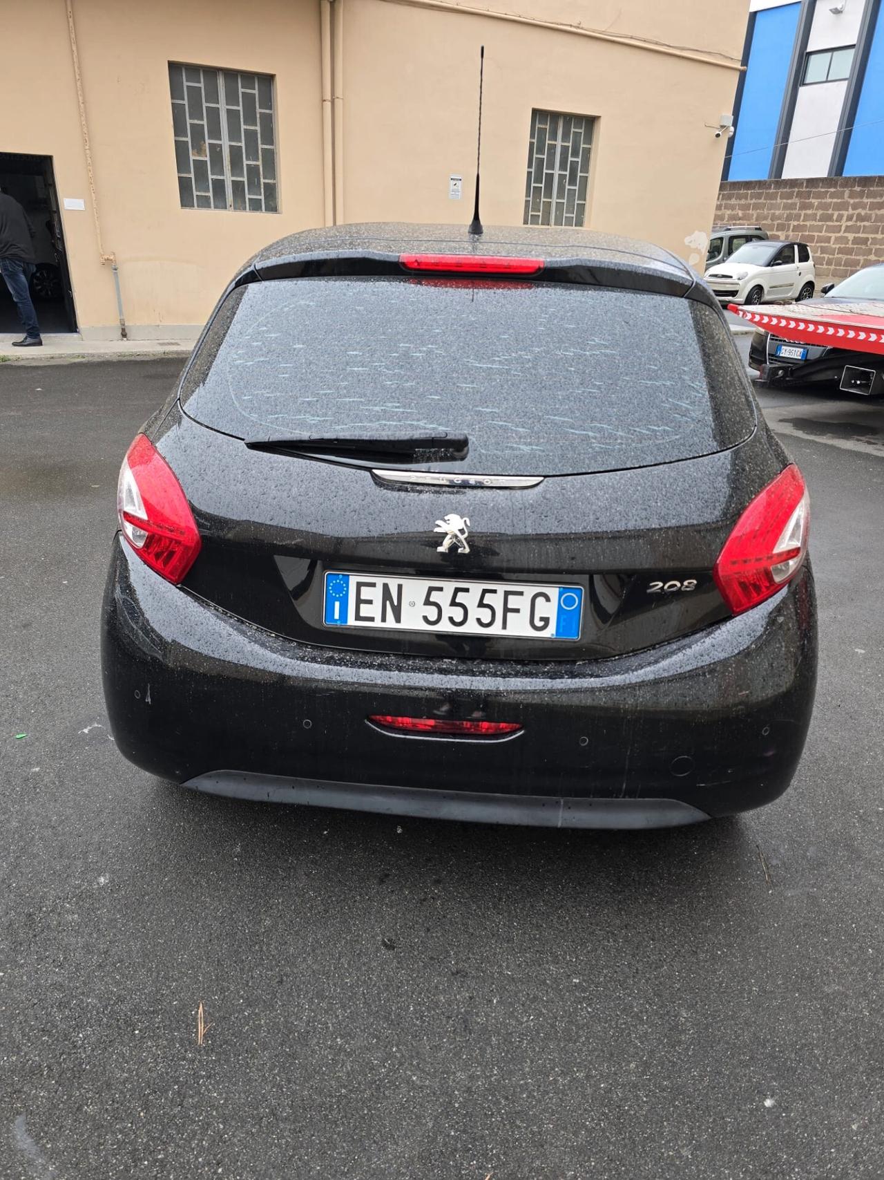 Peugeot 208 1.4 HDi 68 CV 5 porte Allure