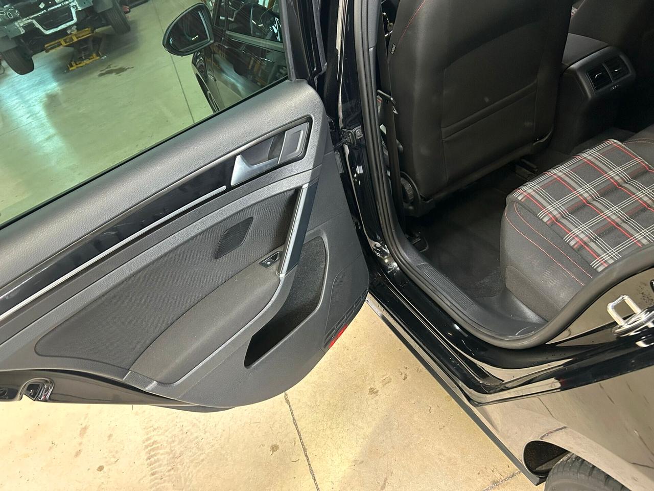 Volkswagen Golf GTI Performance 2.0 TSI 119000 km pari al nuovo