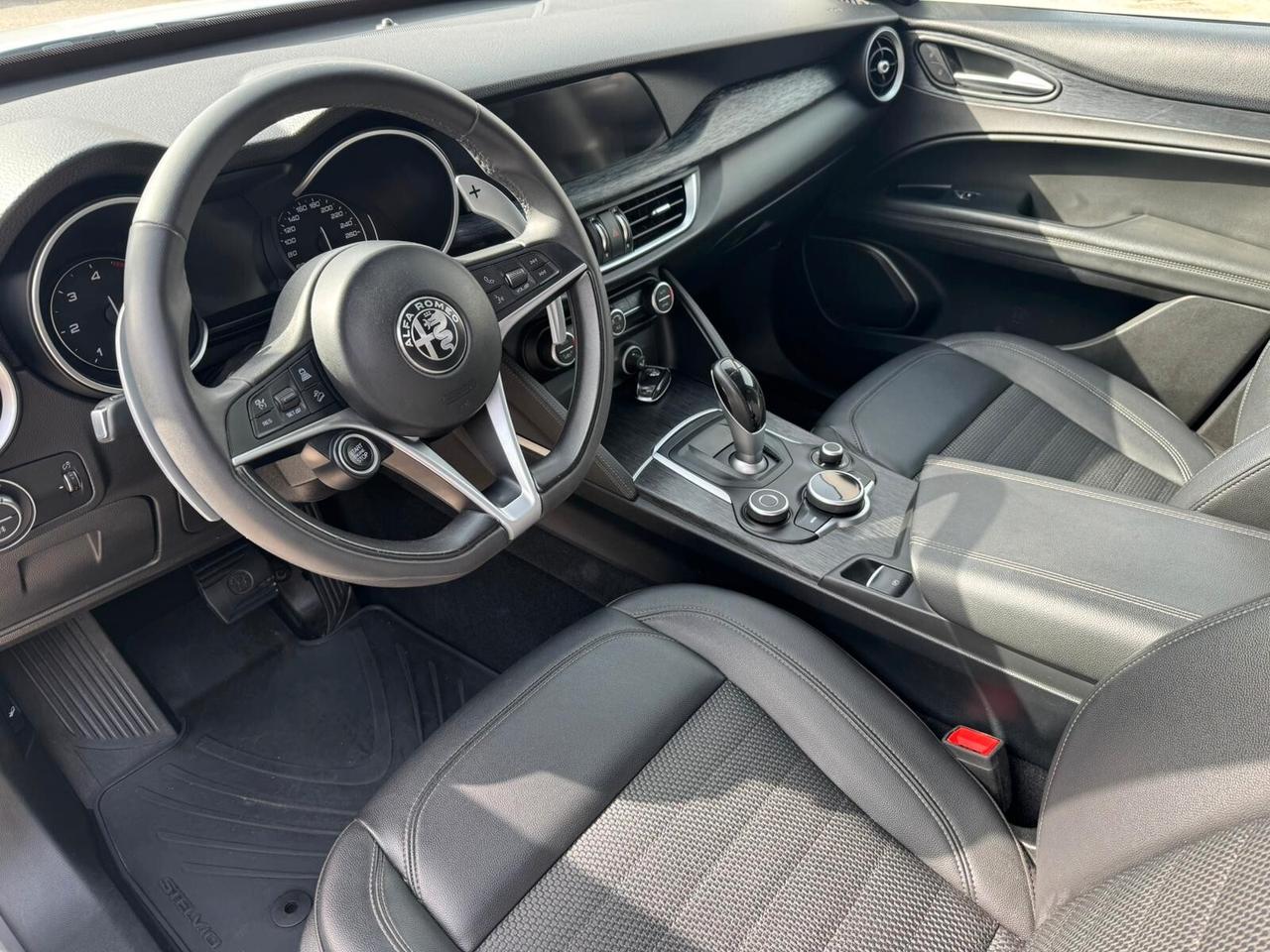 Alfa Romeo Stelvio 2.2 Turbodiesel 210 CV AT8 Q4 Executive Garanzia
