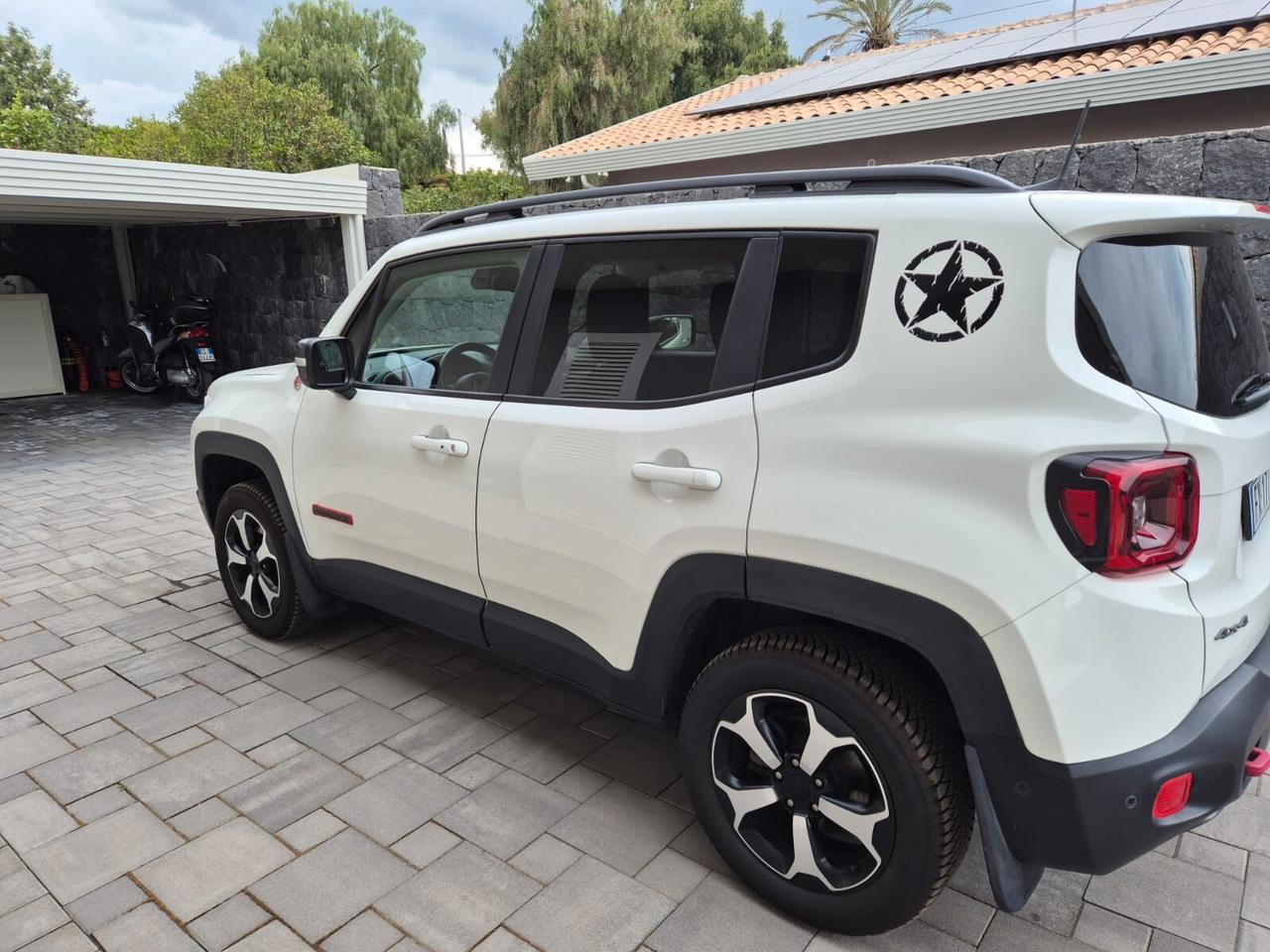 Jeep Renegade 2.0 Mjt 170CV 4WD Active Drive Low Trailhawk